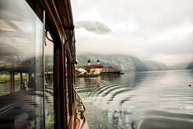 Schiffahrt Königssee Herbst Bartholomä